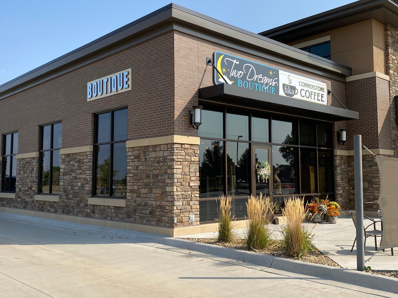 exterior view of Two Dreams Boutique