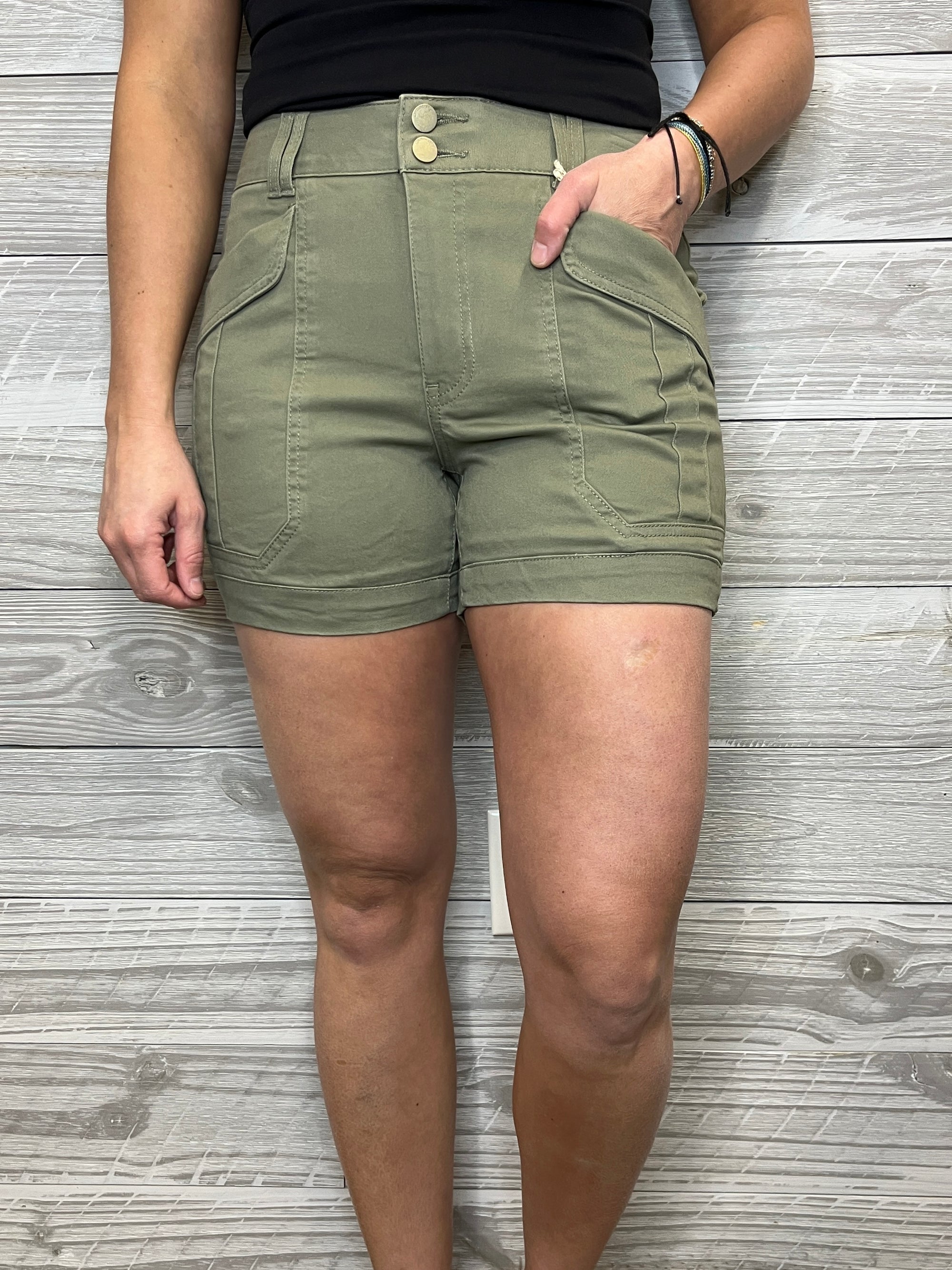 Democracy Jenny Utility Short