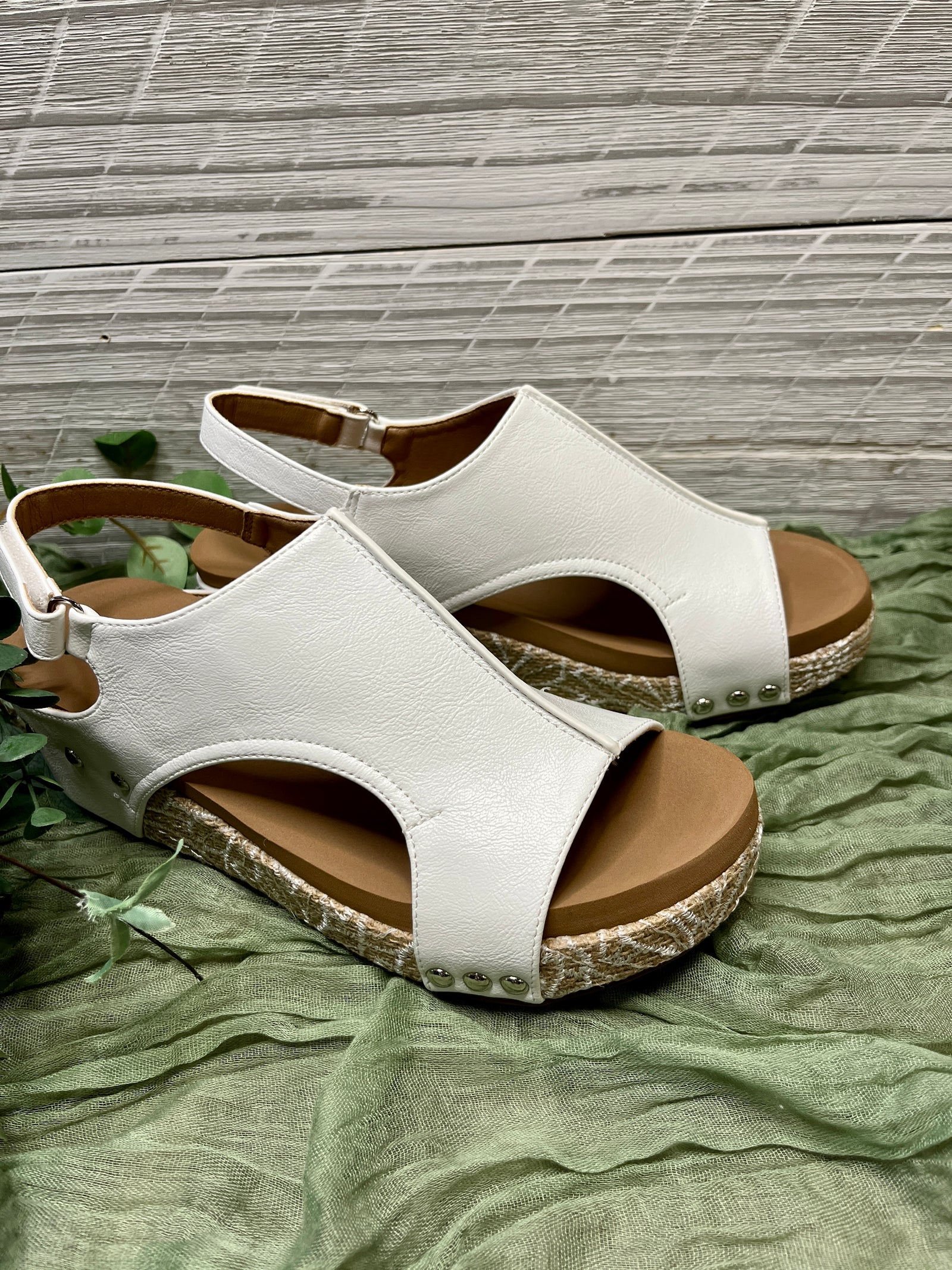 Corky's Volta II in White