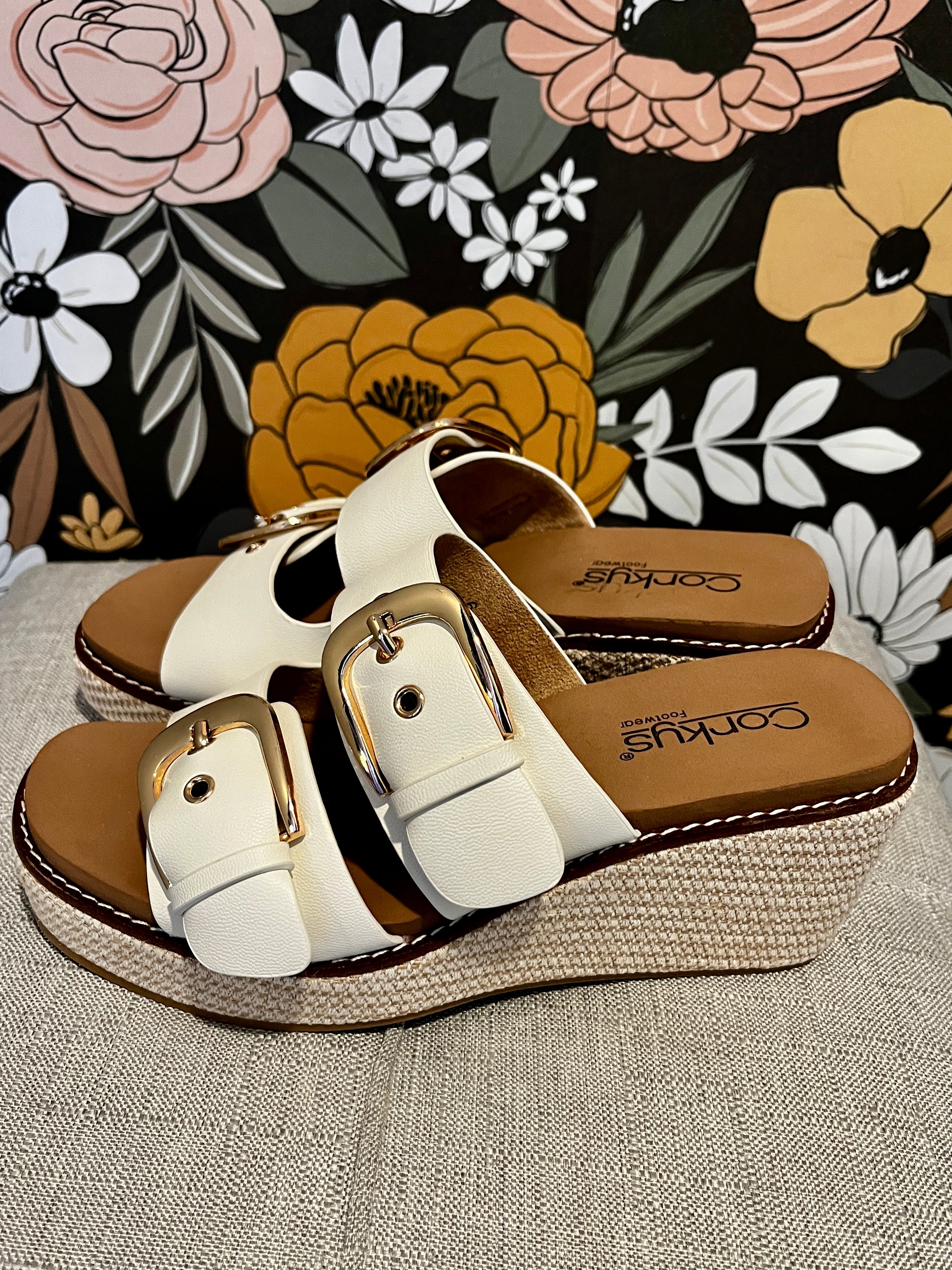 Corky's Manifest in Ivory